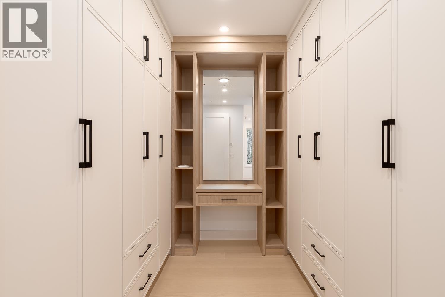 2 2976 W 13TH AVENUE, Vancouver