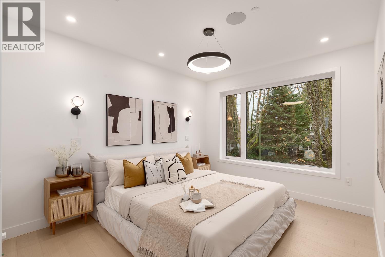 2 2976 W 13TH AVENUE, Vancouver