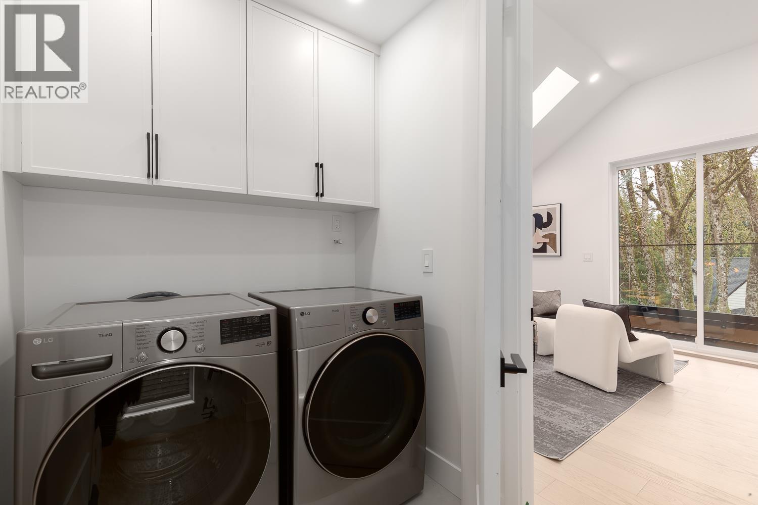 2 2976 W 13TH AVENUE, Vancouver