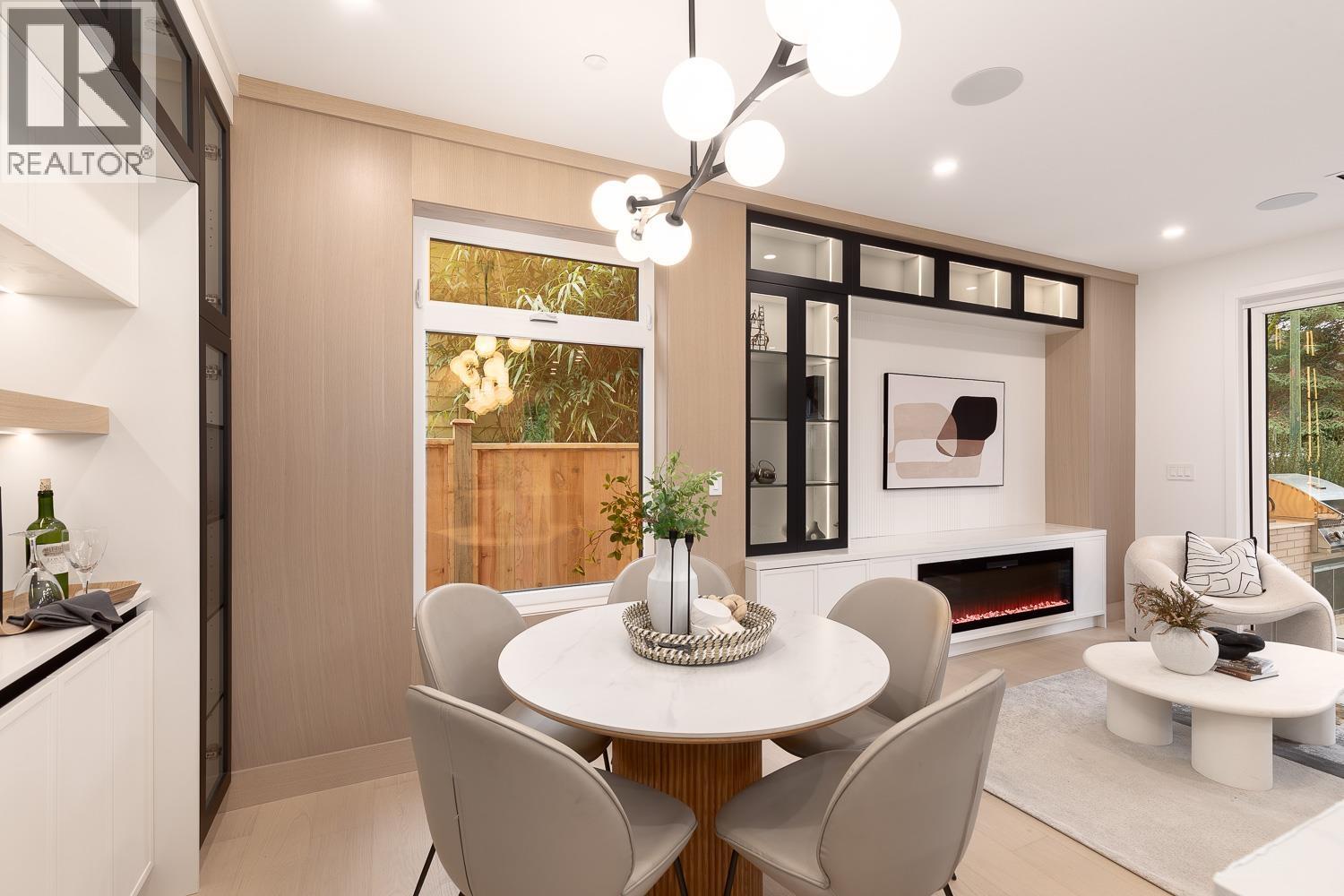 2 2976 W 13TH AVENUE, Vancouver