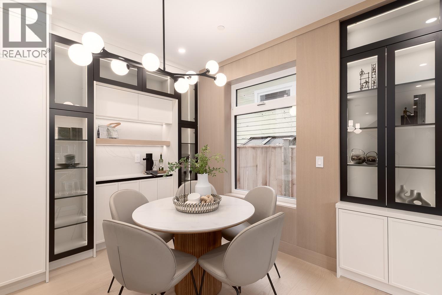 2 2976 W 13TH AVENUE, Vancouver