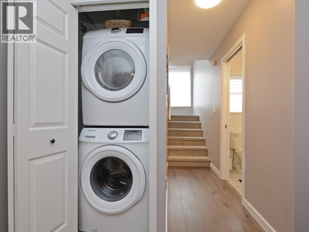 2136 EASTERN AVENUE, North Vancouver