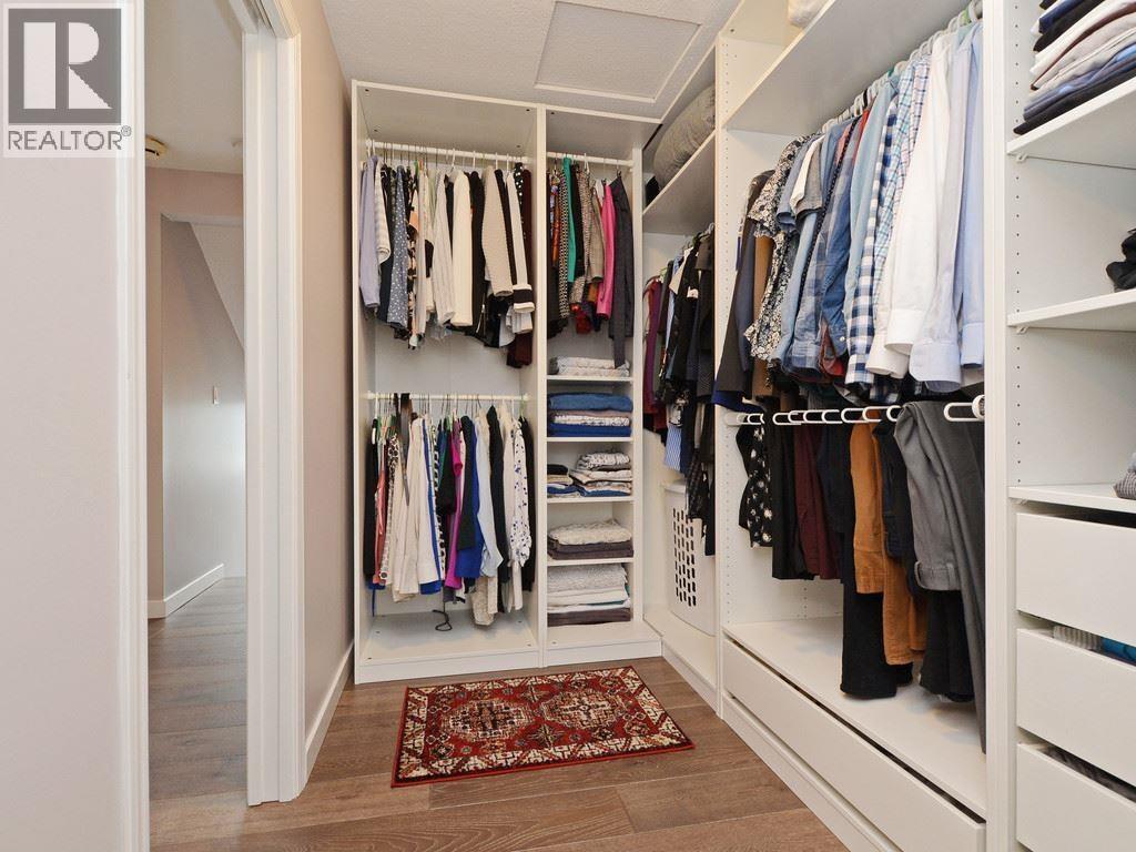 2136 EASTERN AVENUE, North Vancouver