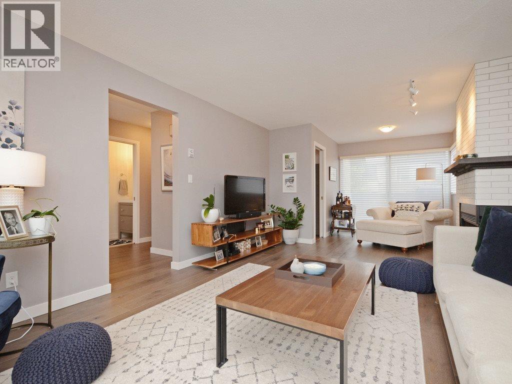 2136 EASTERN AVENUE, North Vancouver