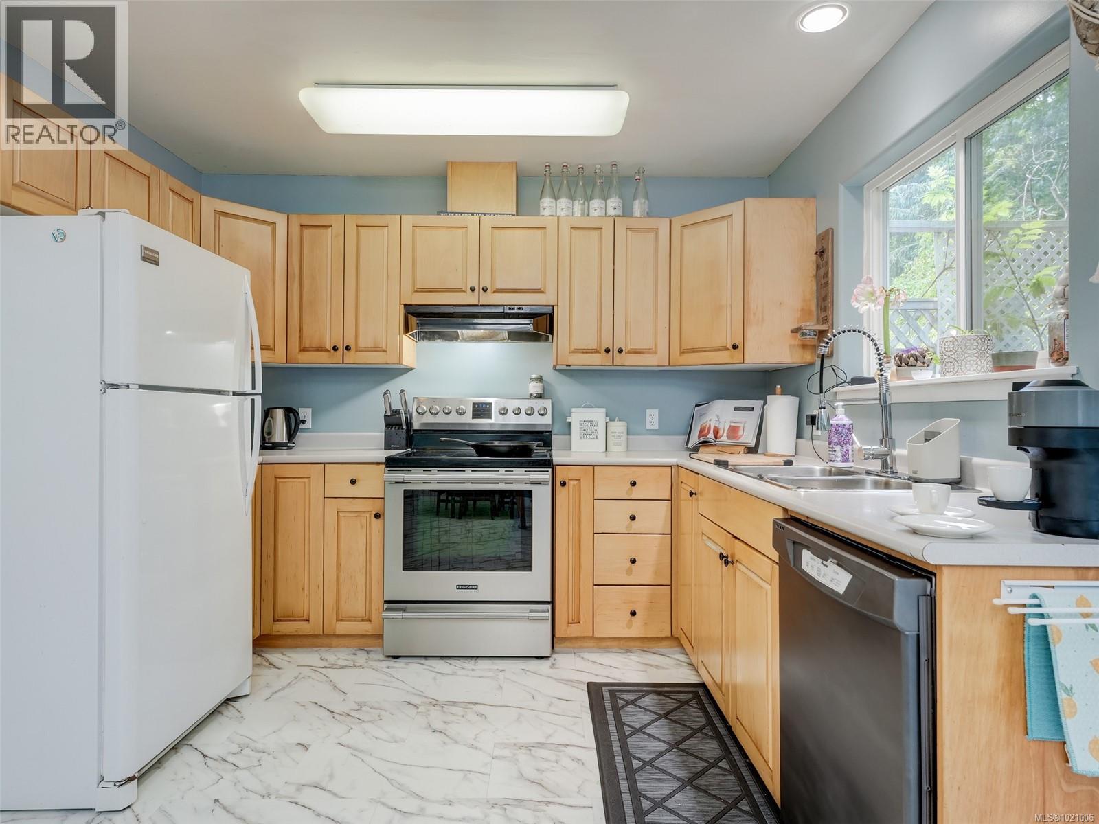 2436 Otter Point Rd - 11