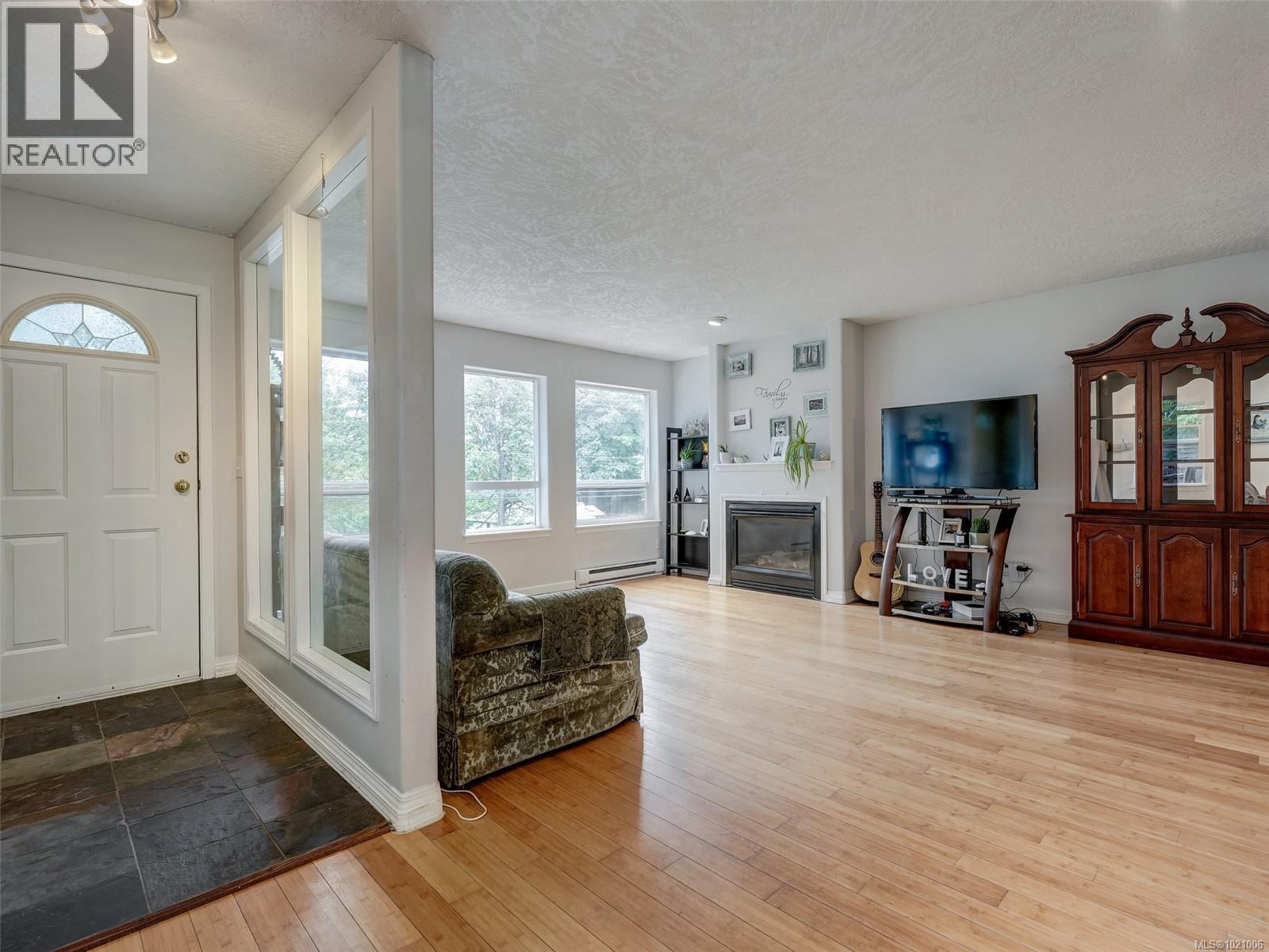 2436 Otter Point Rd - 2