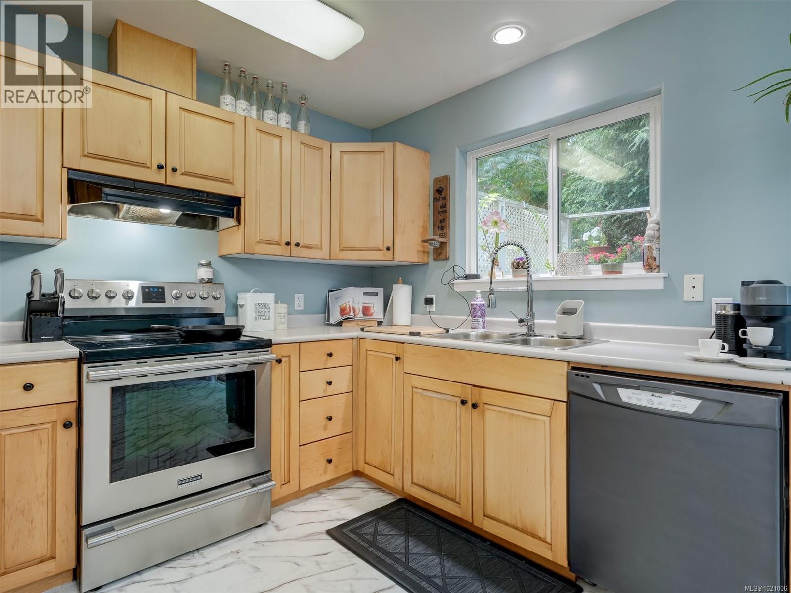 2436 Otter Point Rd - 9