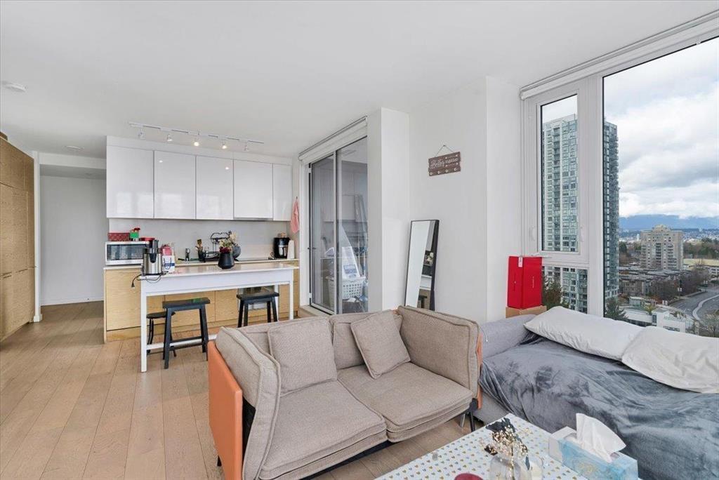 1609 13438 CENTRAL AVENUE, Surrey