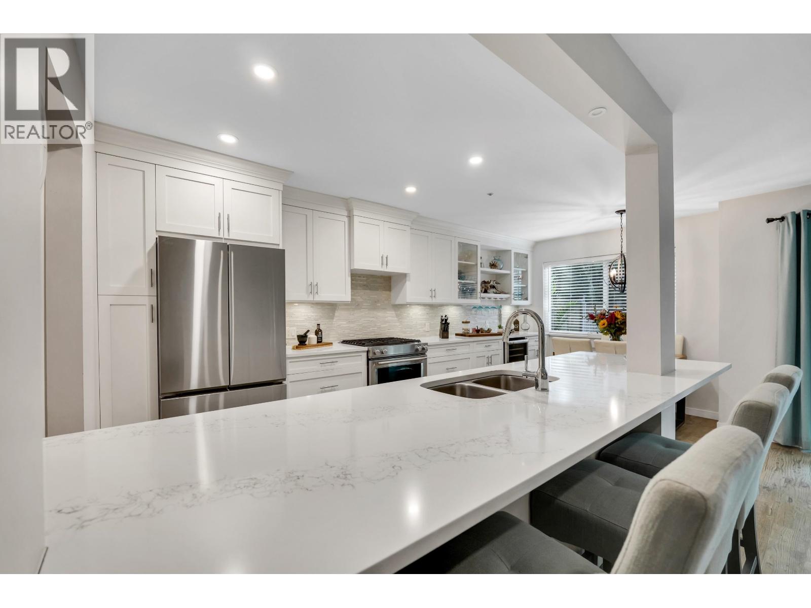 10 2401 MAMQUAM ROAD, Squamish