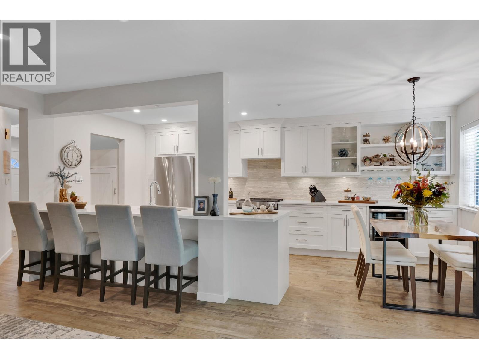 10 2401 MAMQUAM ROAD, Squamish