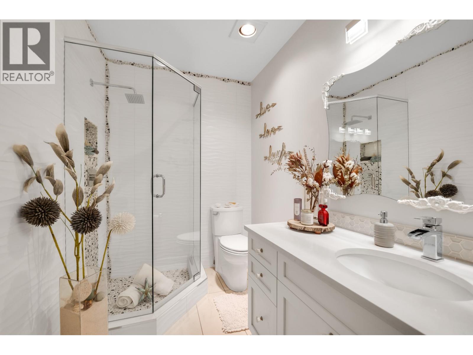 10 2401 MAMQUAM ROAD, Squamish