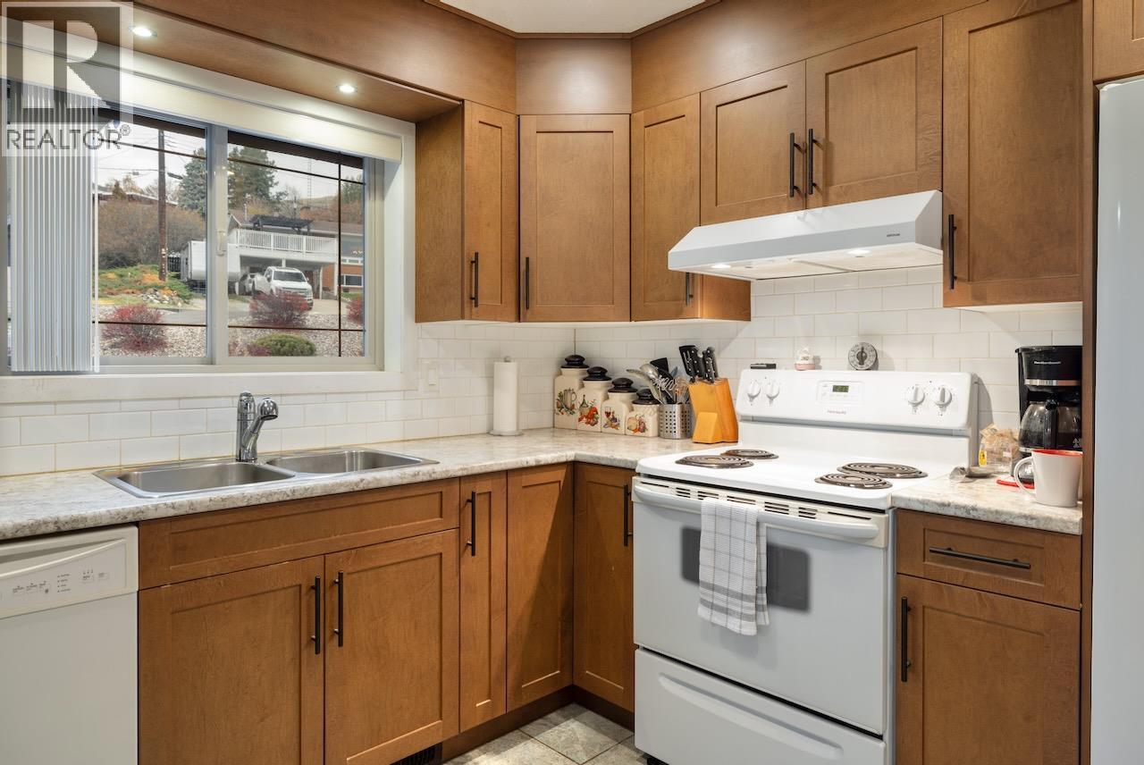 6355 Cardinal Road, Vernon