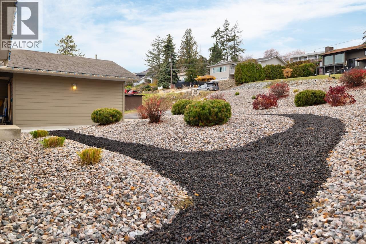 6355 Cardinal Road, Vernon