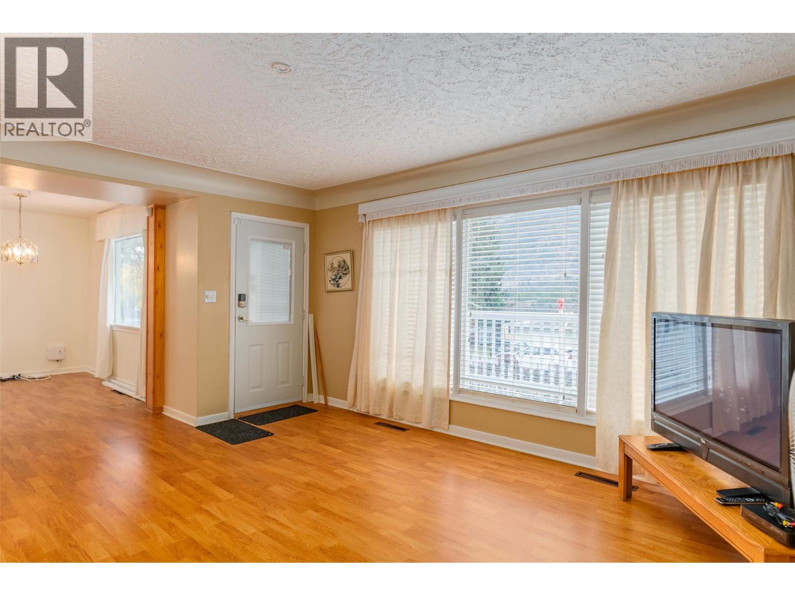 3404 4th Avenue, Castlegar