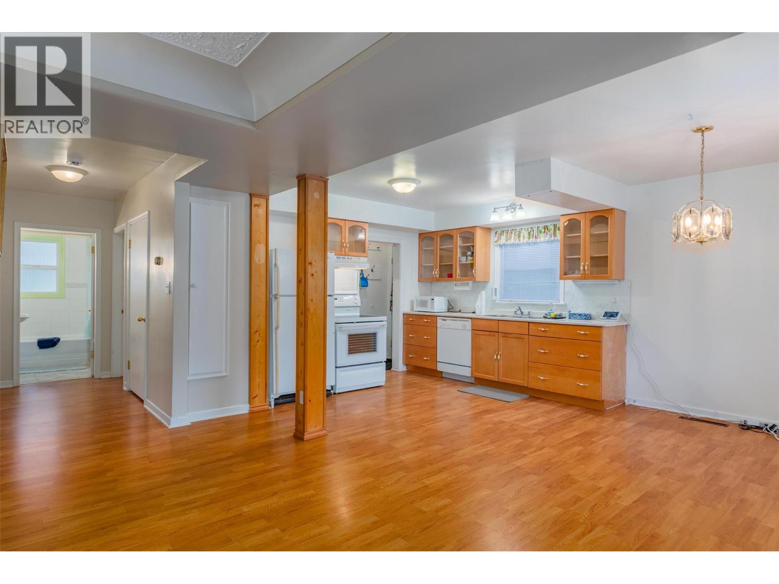 3404 4th Avenue, Castlegar