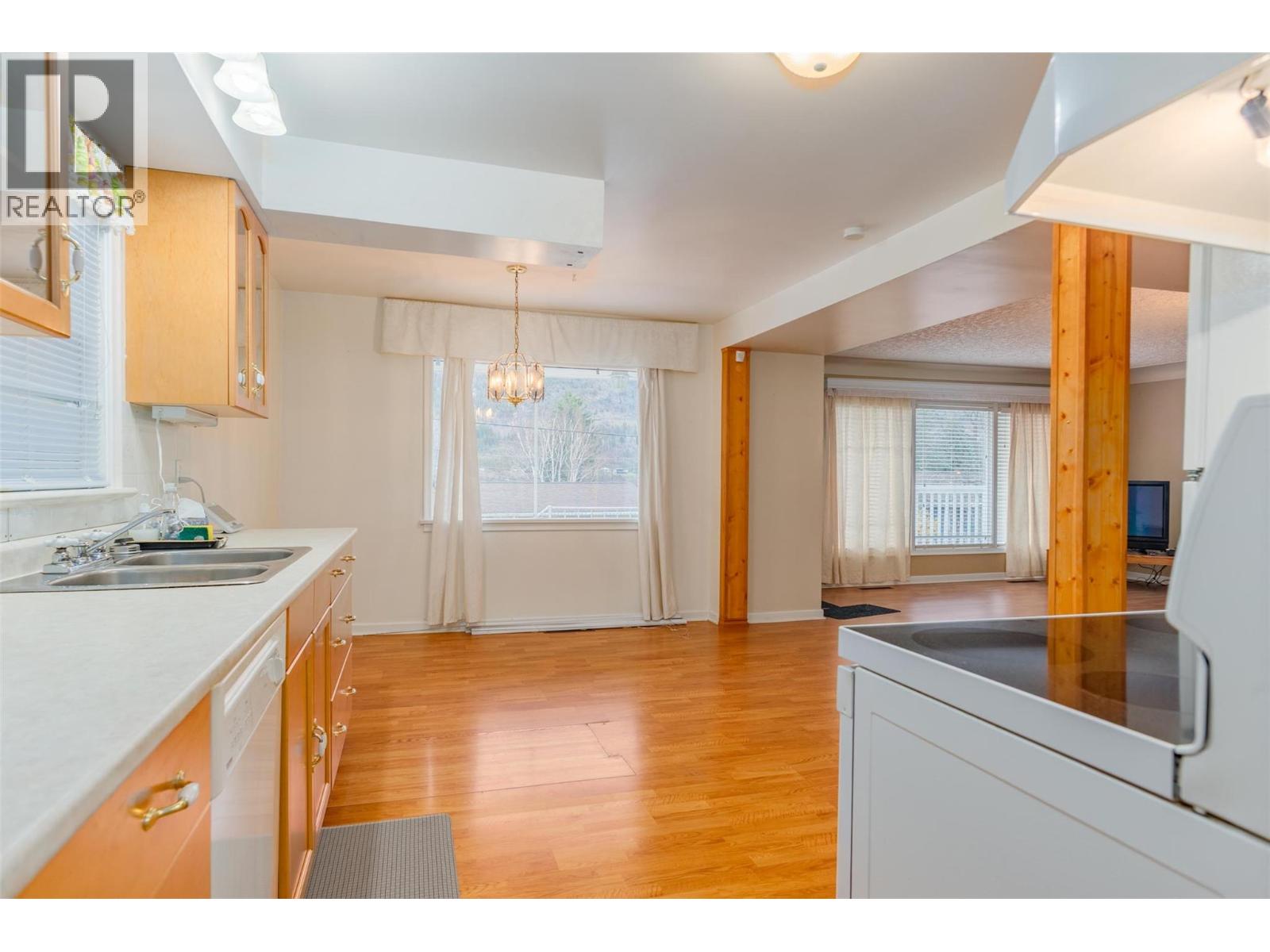 3404 4th Avenue, Castlegar