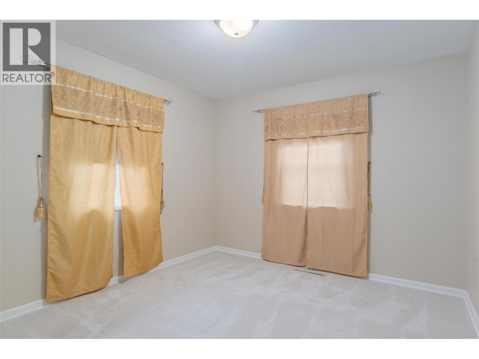 3404 4th Avenue, Castlegar