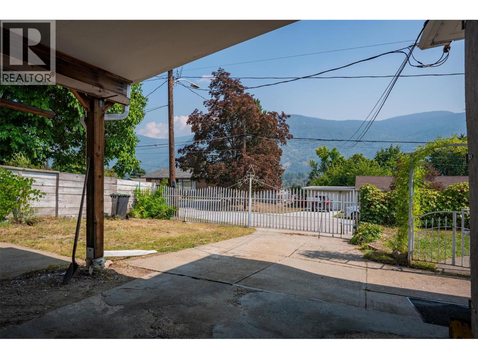 3404 4th Avenue, Castlegar