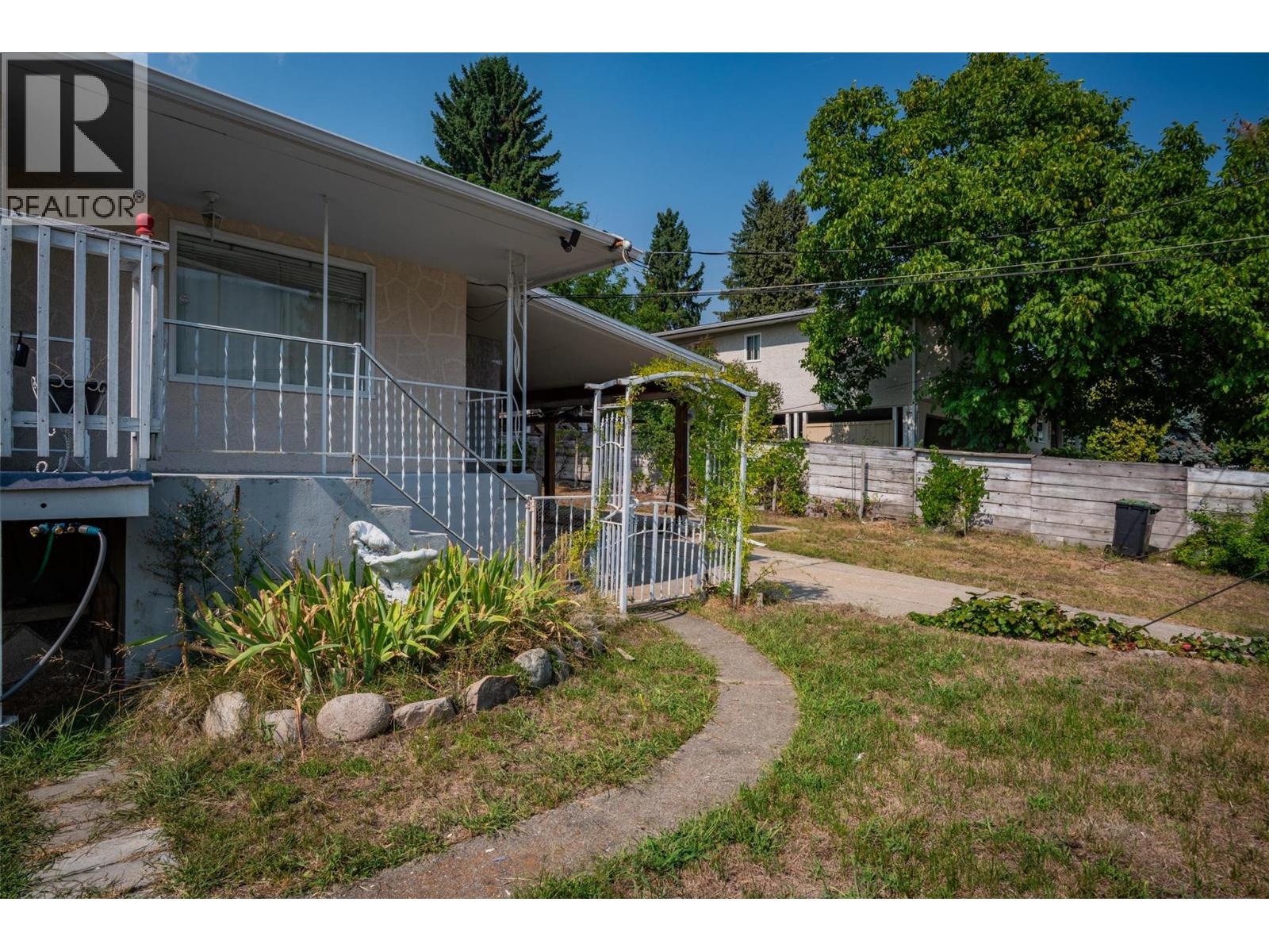 3404 4th Avenue, Castlegar