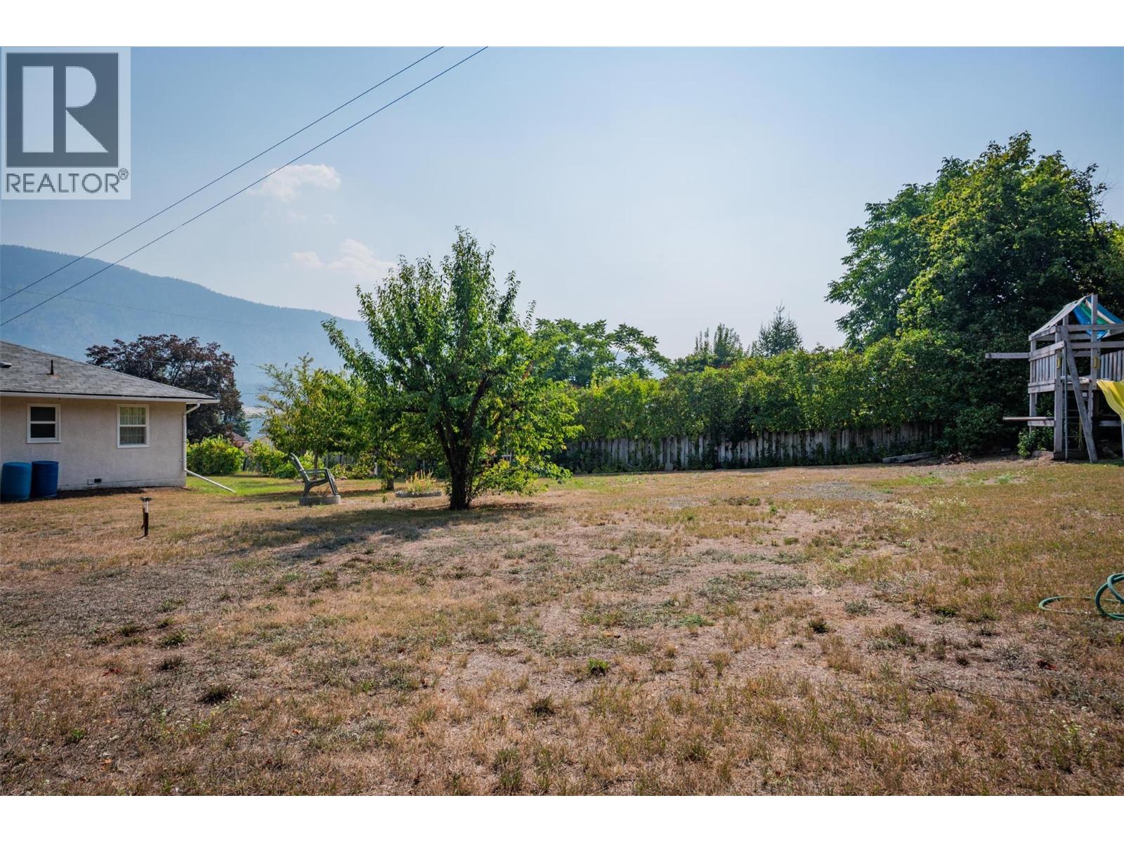 3404 4th Avenue, Castlegar