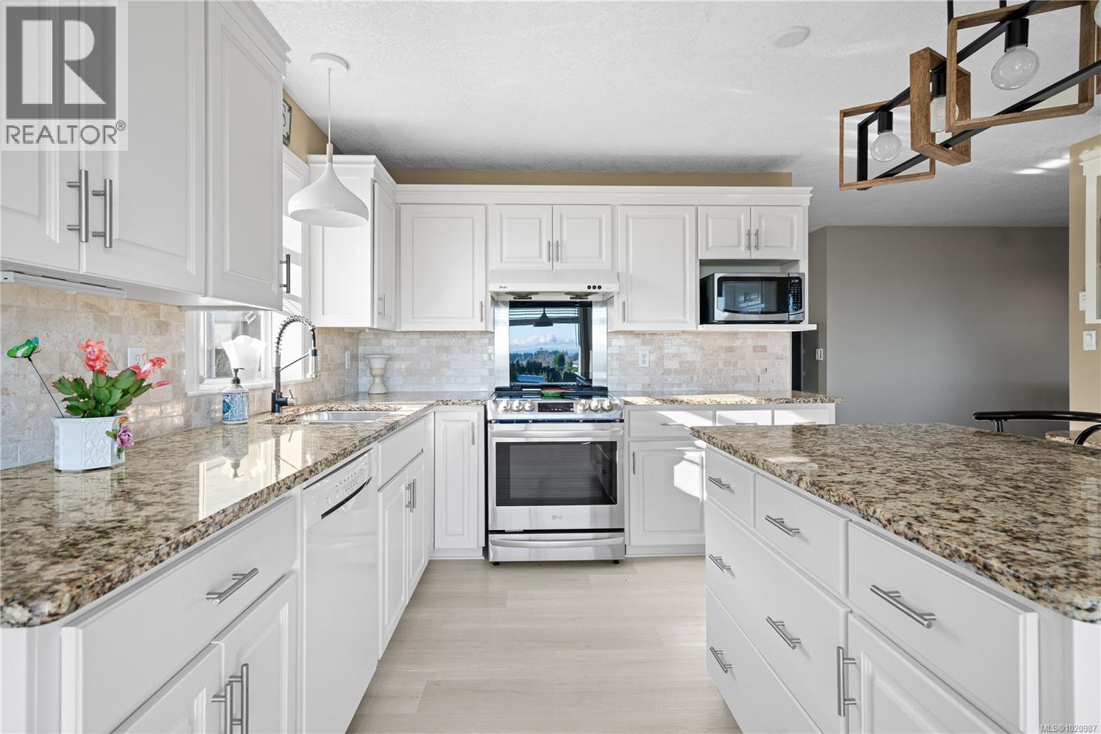 6428 Bella Vista Dr, Central Saanich