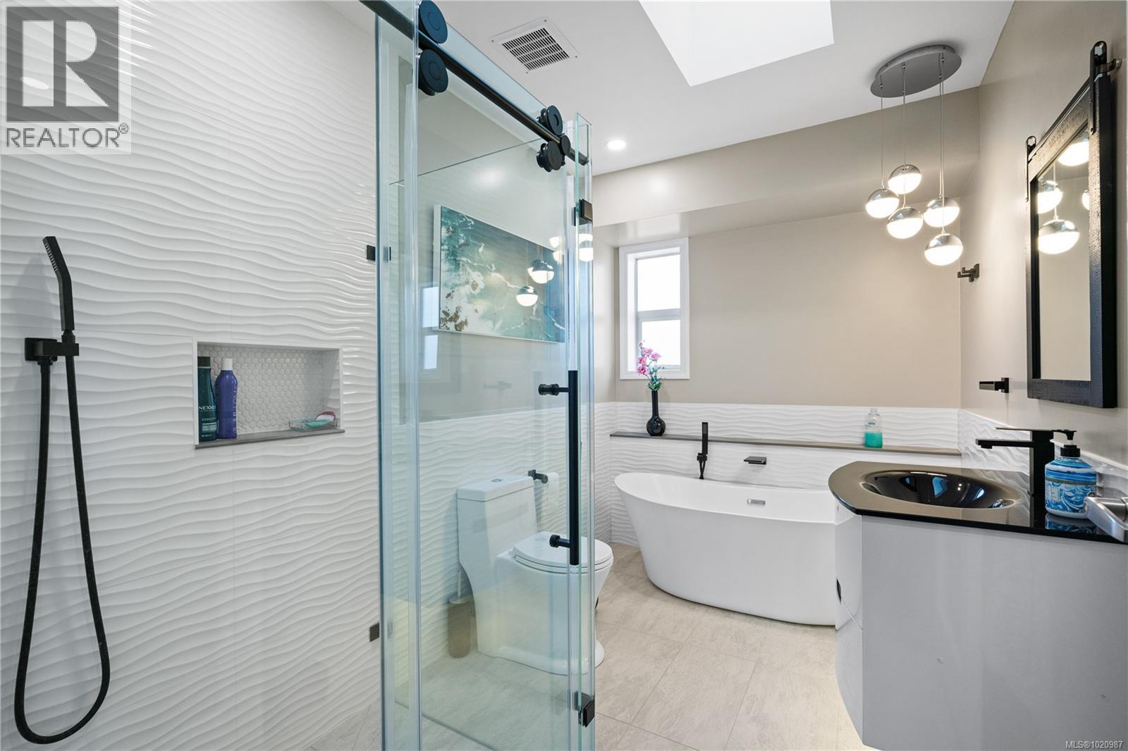 6428 Bella Vista Dr, Central Saanich