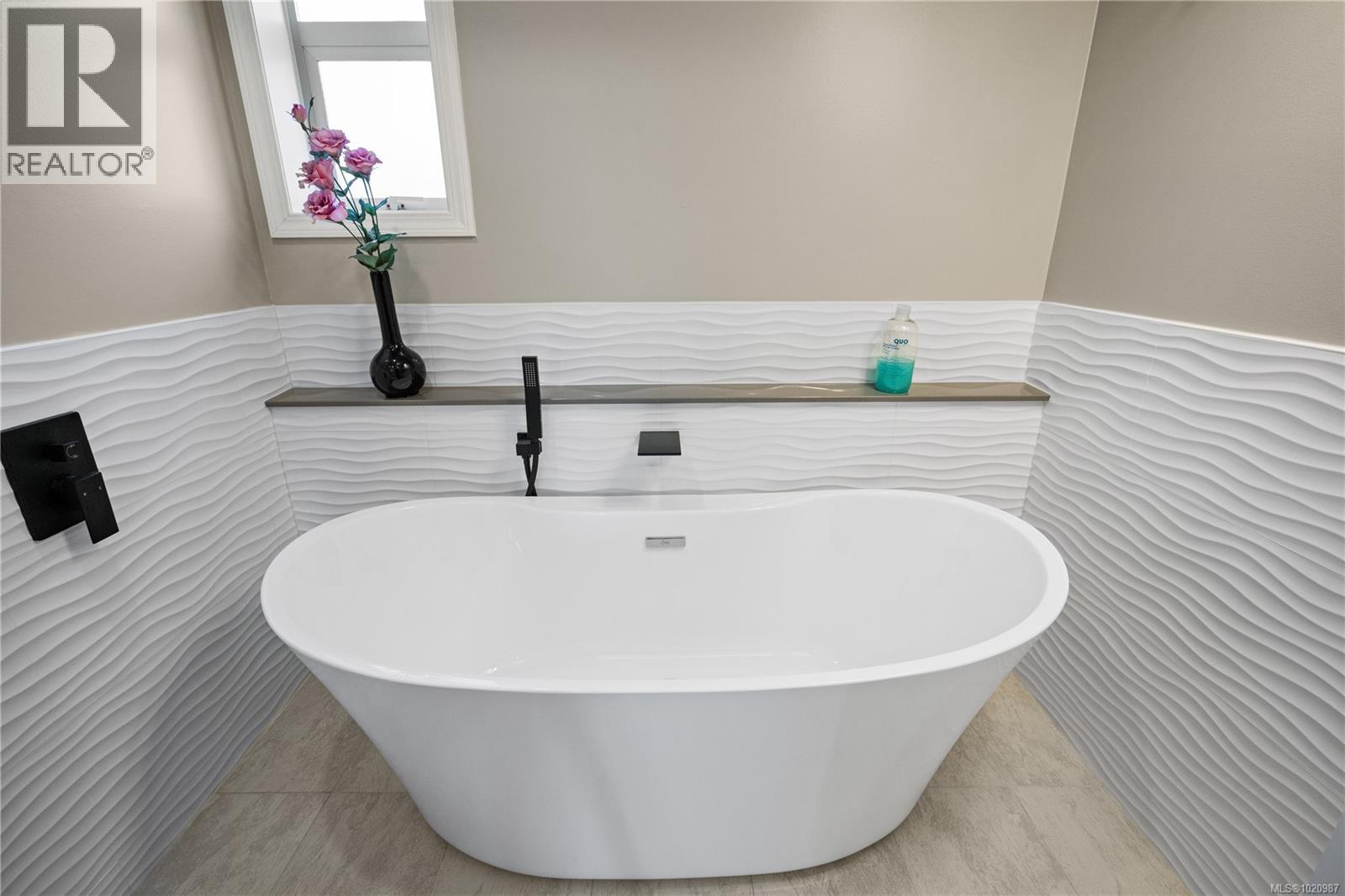 6428 Bella Vista Dr, Central Saanich