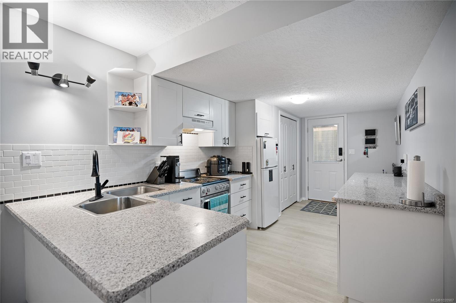 6428 Bella Vista Dr, Central Saanich