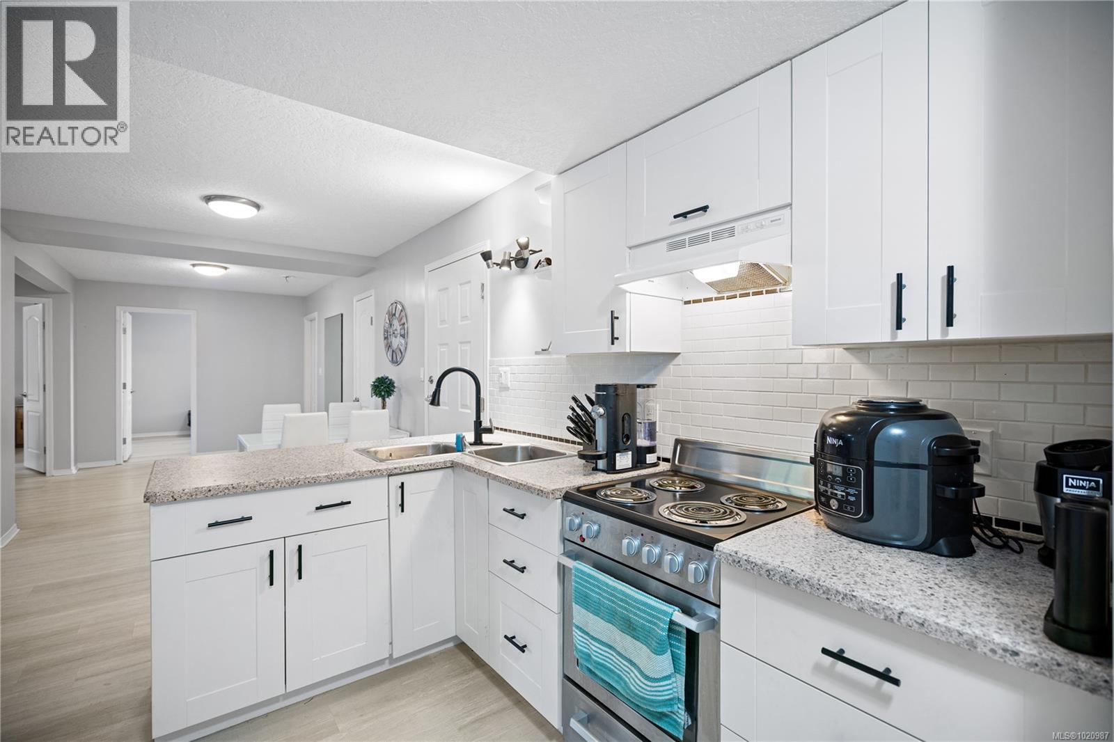 6428 Bella Vista Dr, Central Saanich