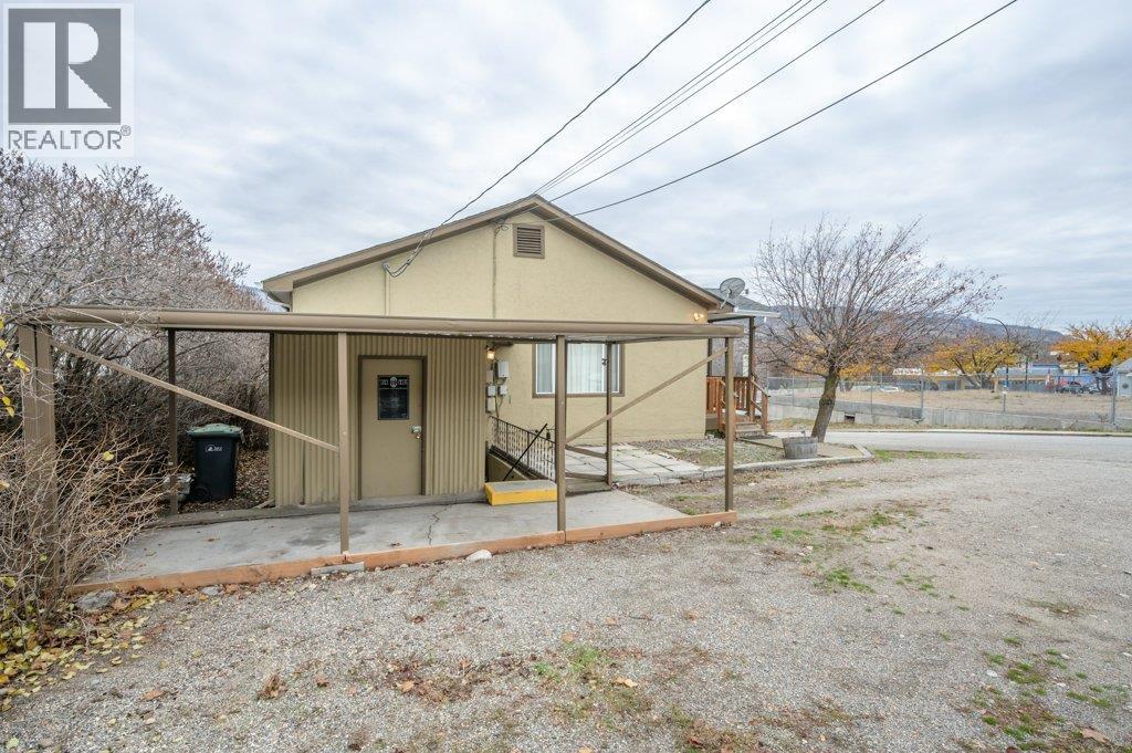 428 HILLCREST Avenue, Oliver