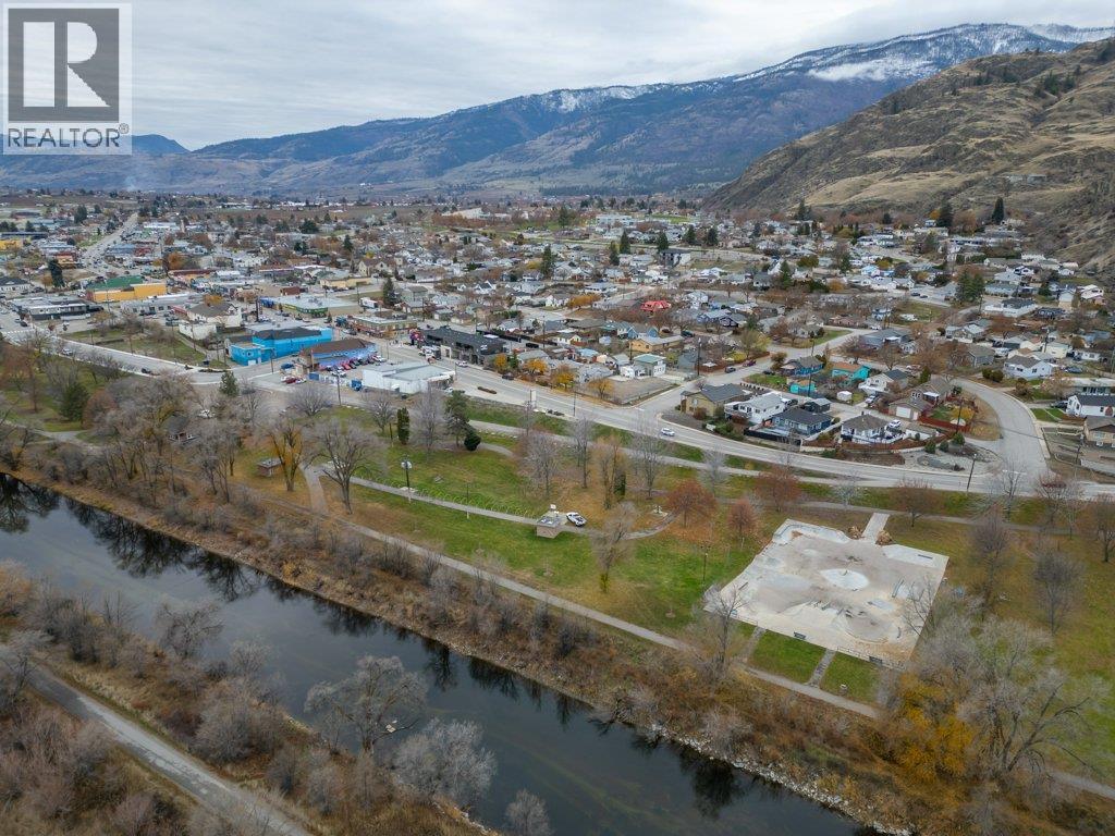 428 HILLCREST Avenue, Oliver