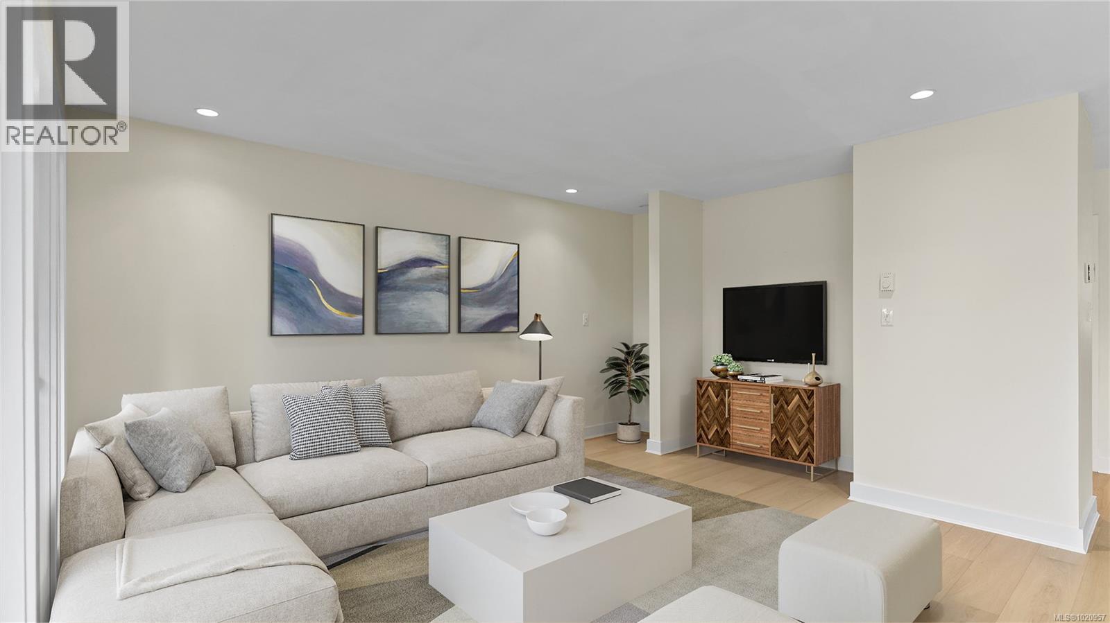 917 2829 Arbutus Rd, Saanich