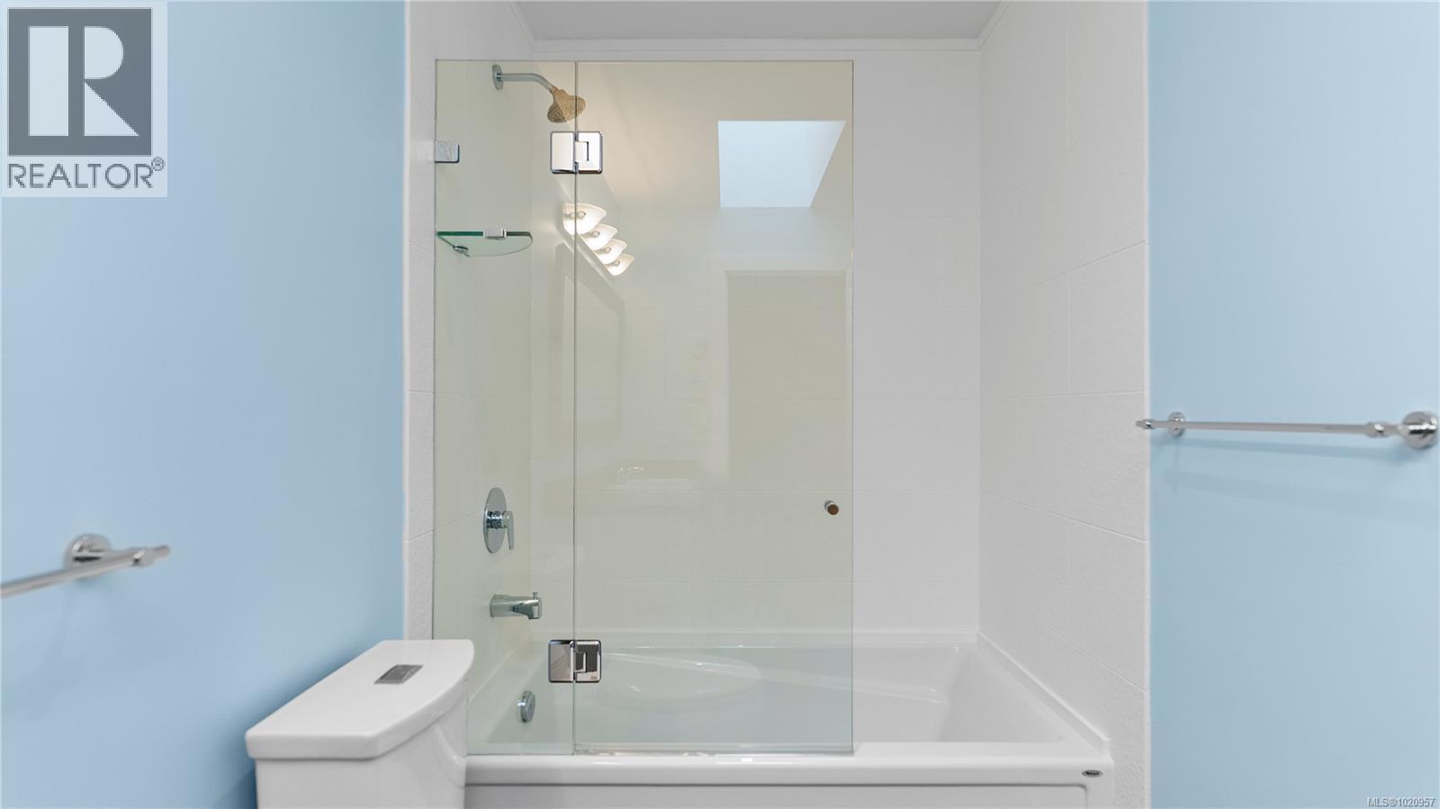 917 2829 Arbutus Rd, Saanich