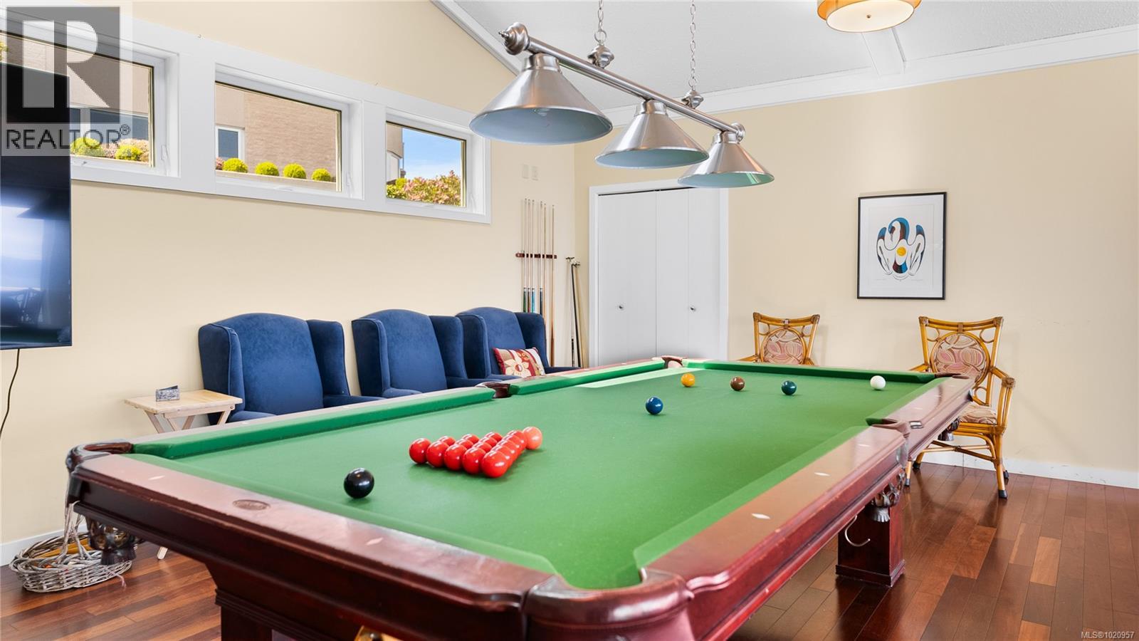 917 2829 Arbutus Rd, Saanich