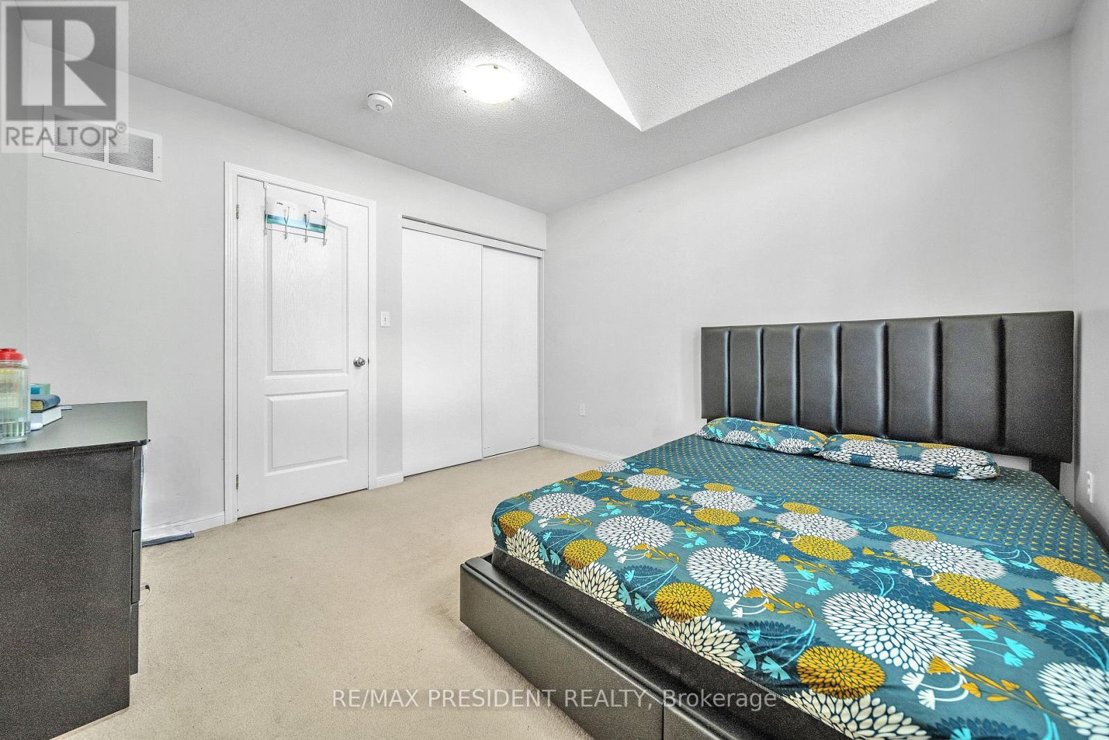 342 PANHELLENIC DRIVE - 24