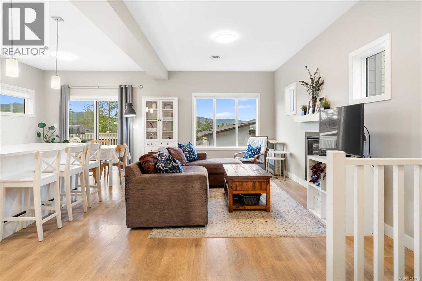 3477 Myles Mansell Rd, Langford