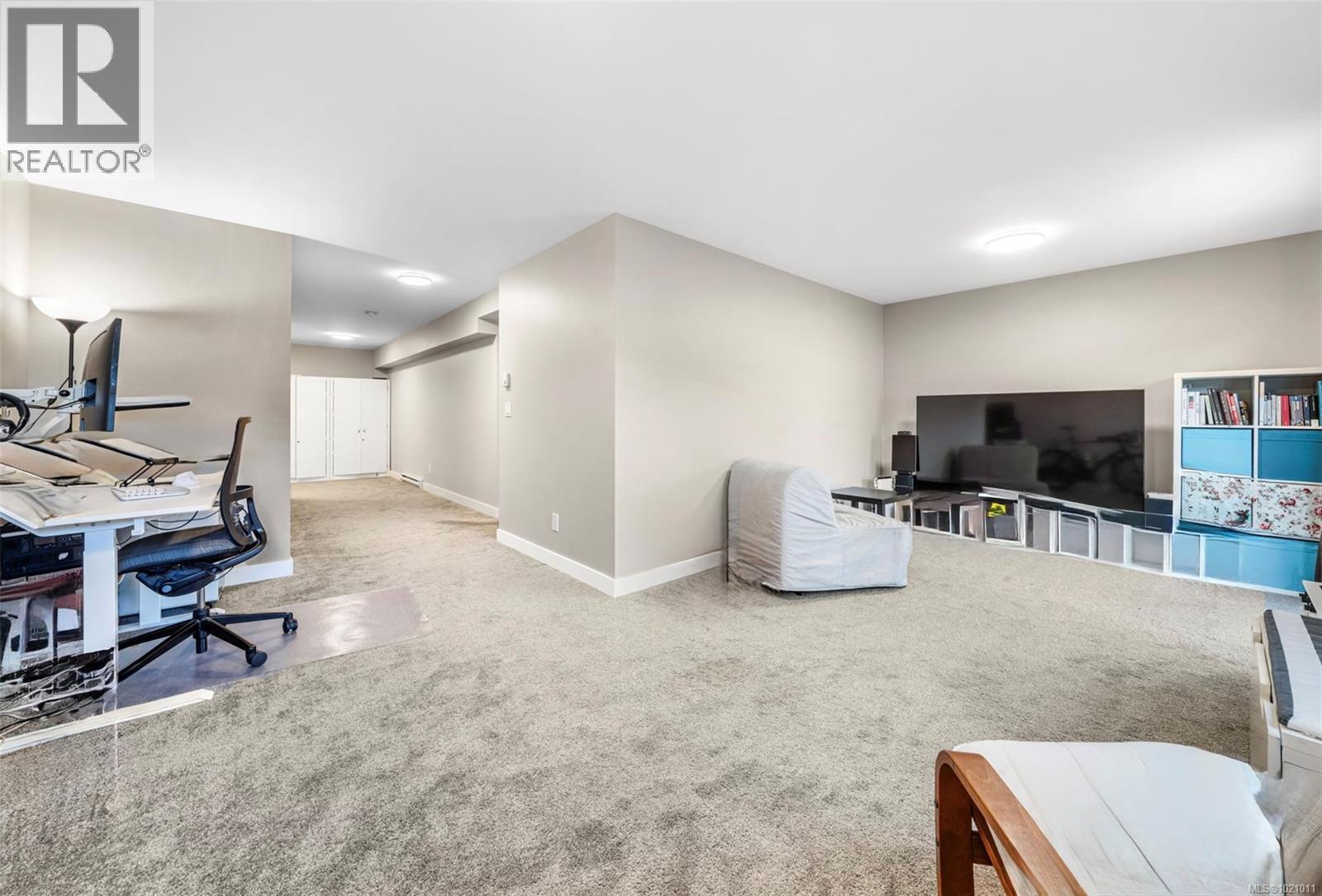 3477 Myles Mansell Rd, Langford