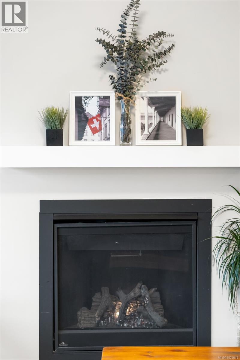 3477 Myles Mansell Rd, Langford