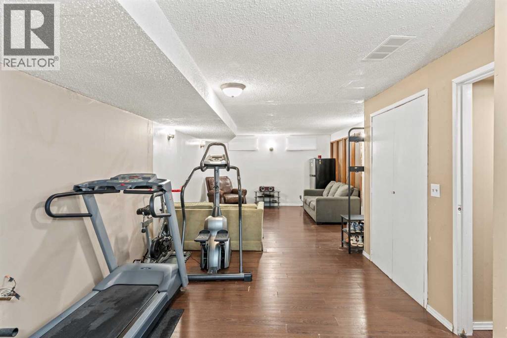 Single Family House Bungalow for Sale in  Templeton Road NE Temple Calgary 