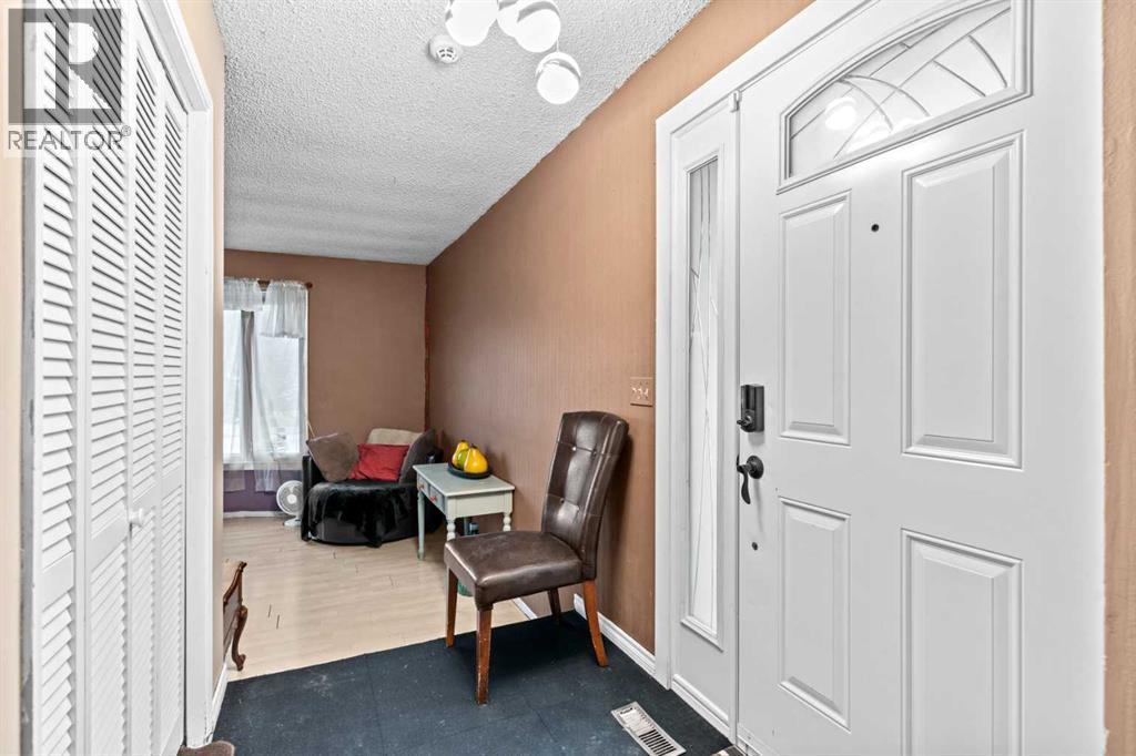 Single Family House Bungalow for Sale in  Templeton Road NE Temple Calgary 