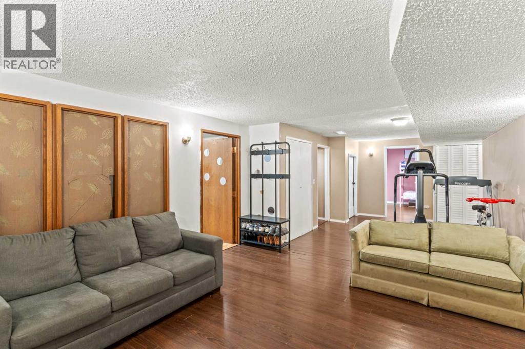 Single Family House Bungalow for Sale in  Templeton Road NE Temple Calgary 