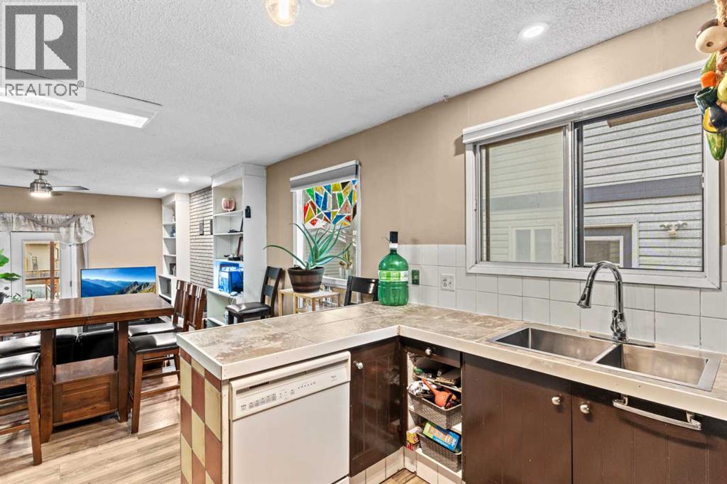 Single Family House Bungalow for Sale in  Templeton Road NE Temple Calgary 