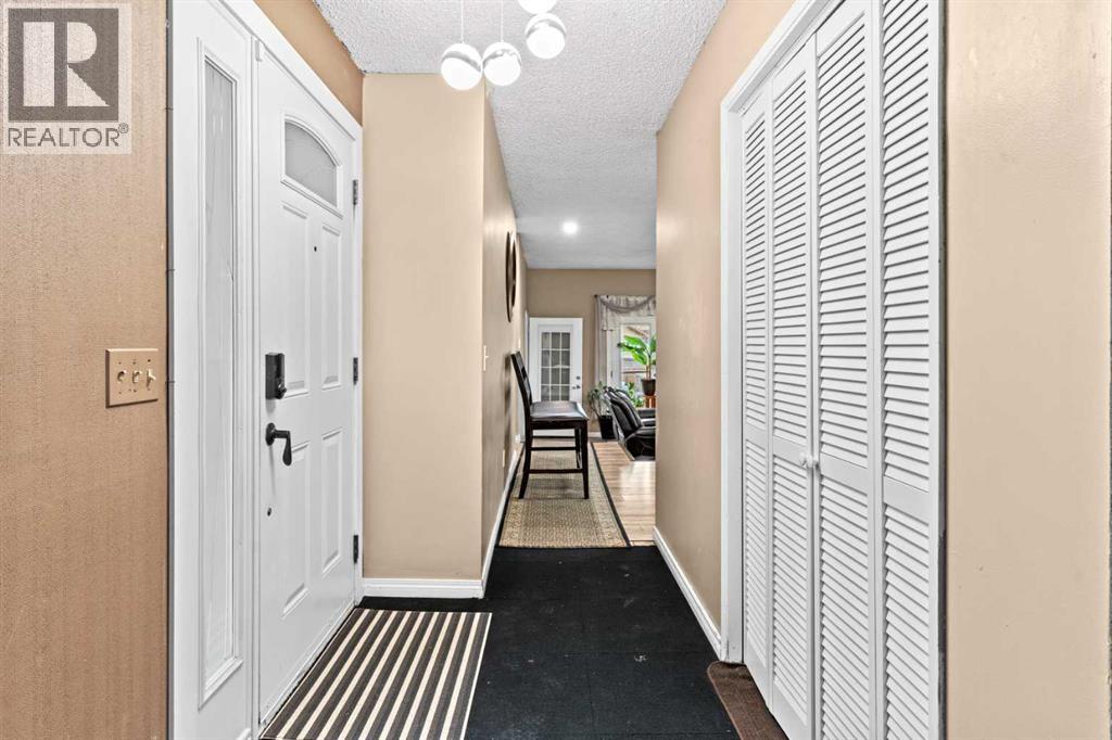 Single Family House Bungalow for Sale in  Templeton Road NE Temple Calgary 