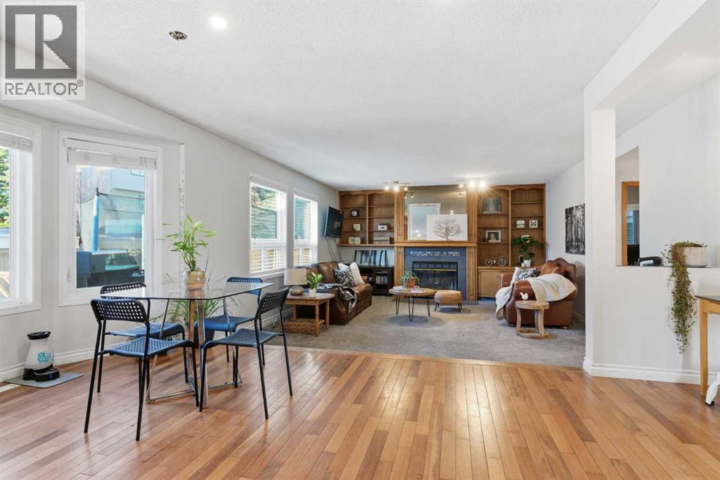 Single Family House for Sale in  Sandpiper Place NW Sandstone Valley Calgary 