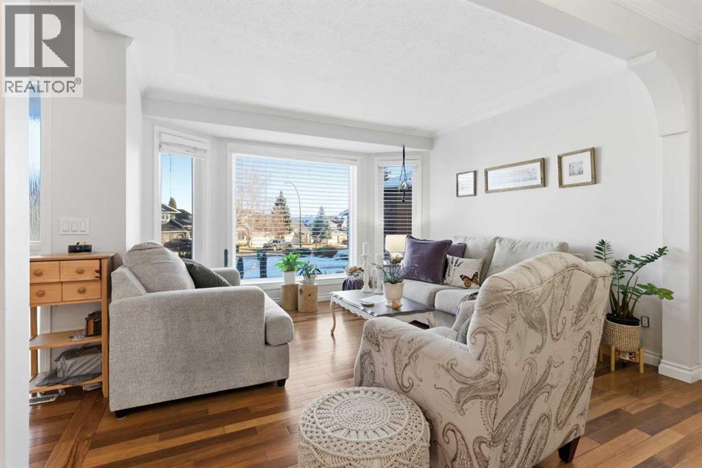 Single Family House for Sale in  Sandpiper Place NW Sandstone Valley Calgary 