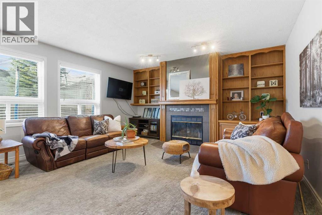 Single Family House for Sale in  Sandpiper Place NW Sandstone Valley Calgary 