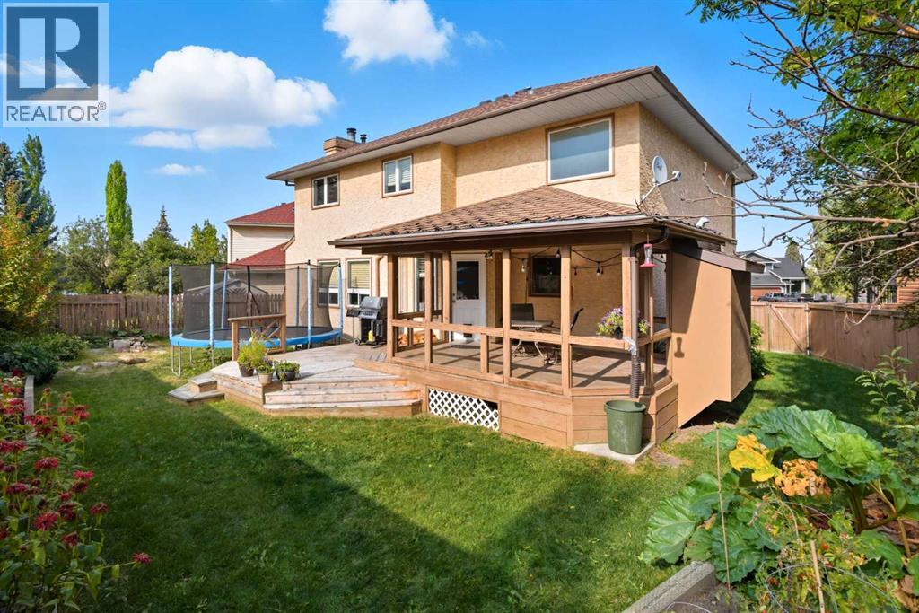 Single Family House for Sale in  Sandpiper Place NW Sandstone Valley Calgary 