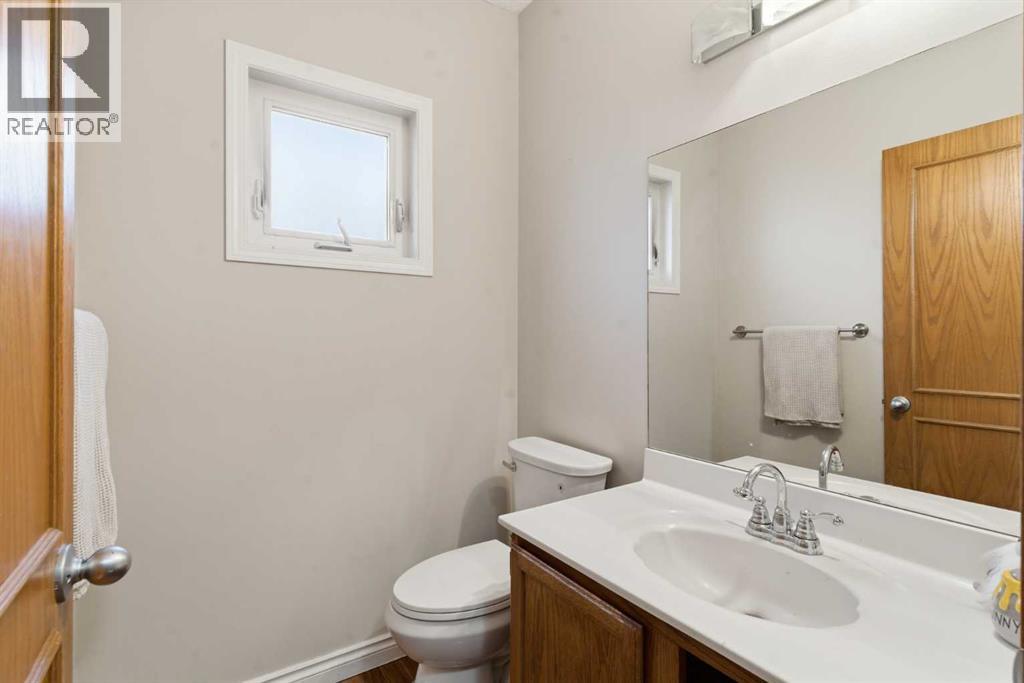 Single Family House for Sale in  Sandpiper Place NW Sandstone Valley Calgary 