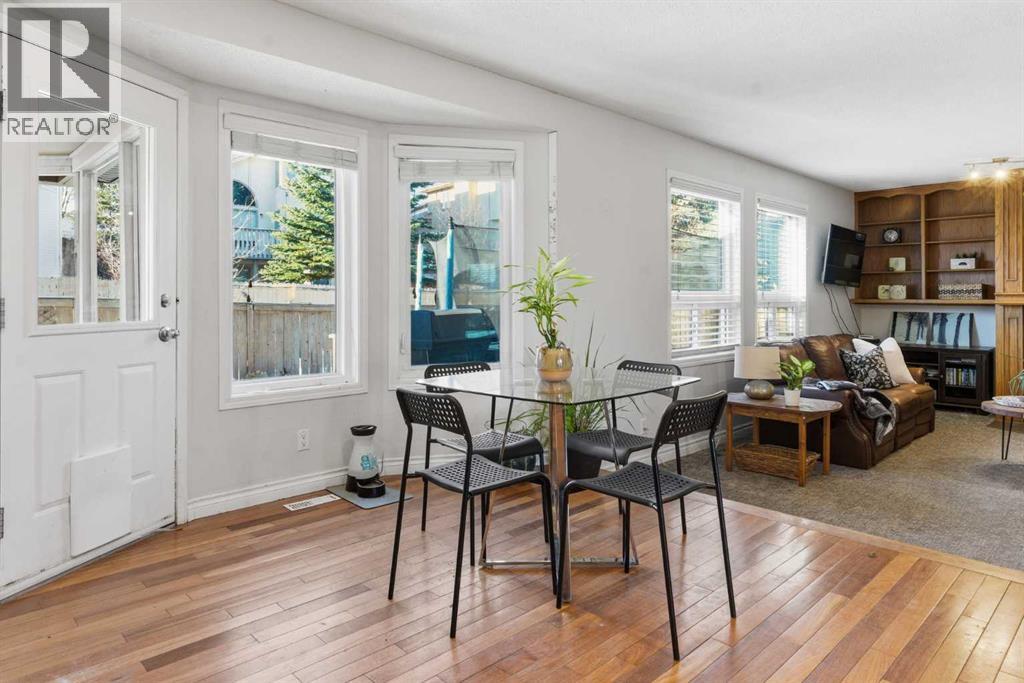 Single Family House for Sale in  Sandpiper Place NW Sandstone Valley Calgary 