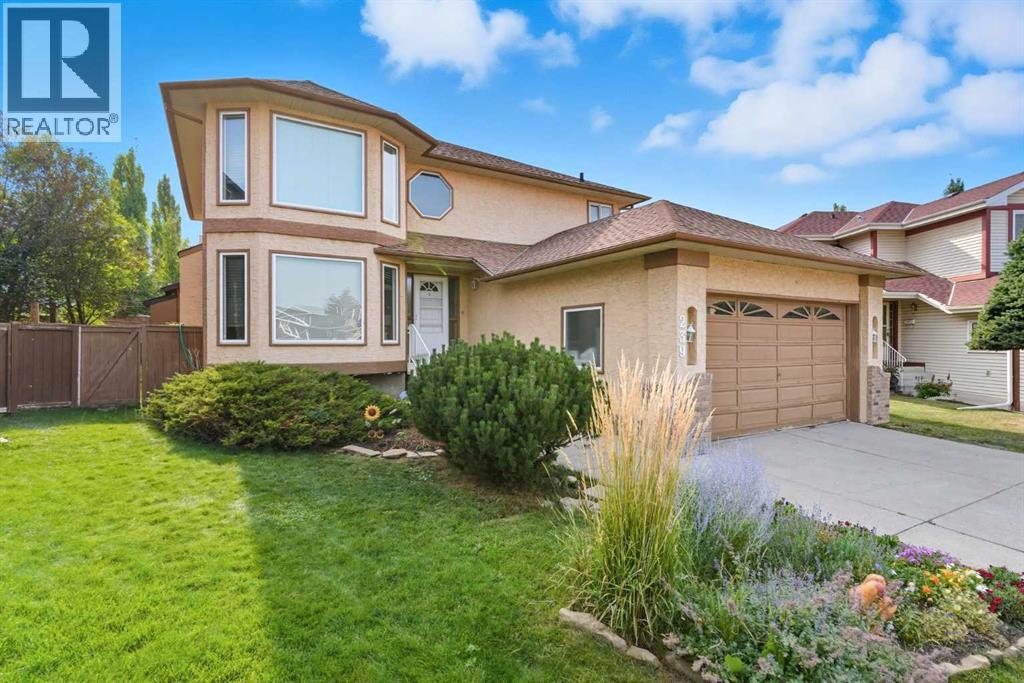 Single Family House for Sale in  Sandpiper Place NW Sandstone Valley Calgary 